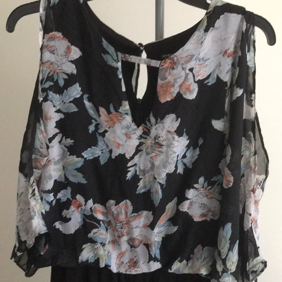 Jumpsuits - Picture 2 of 4